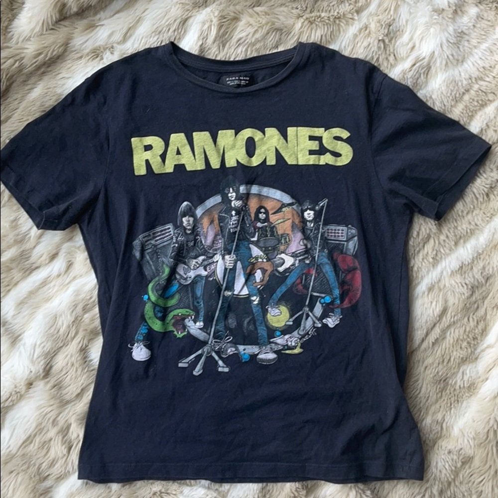 RAMONES Graphic T-Shirt